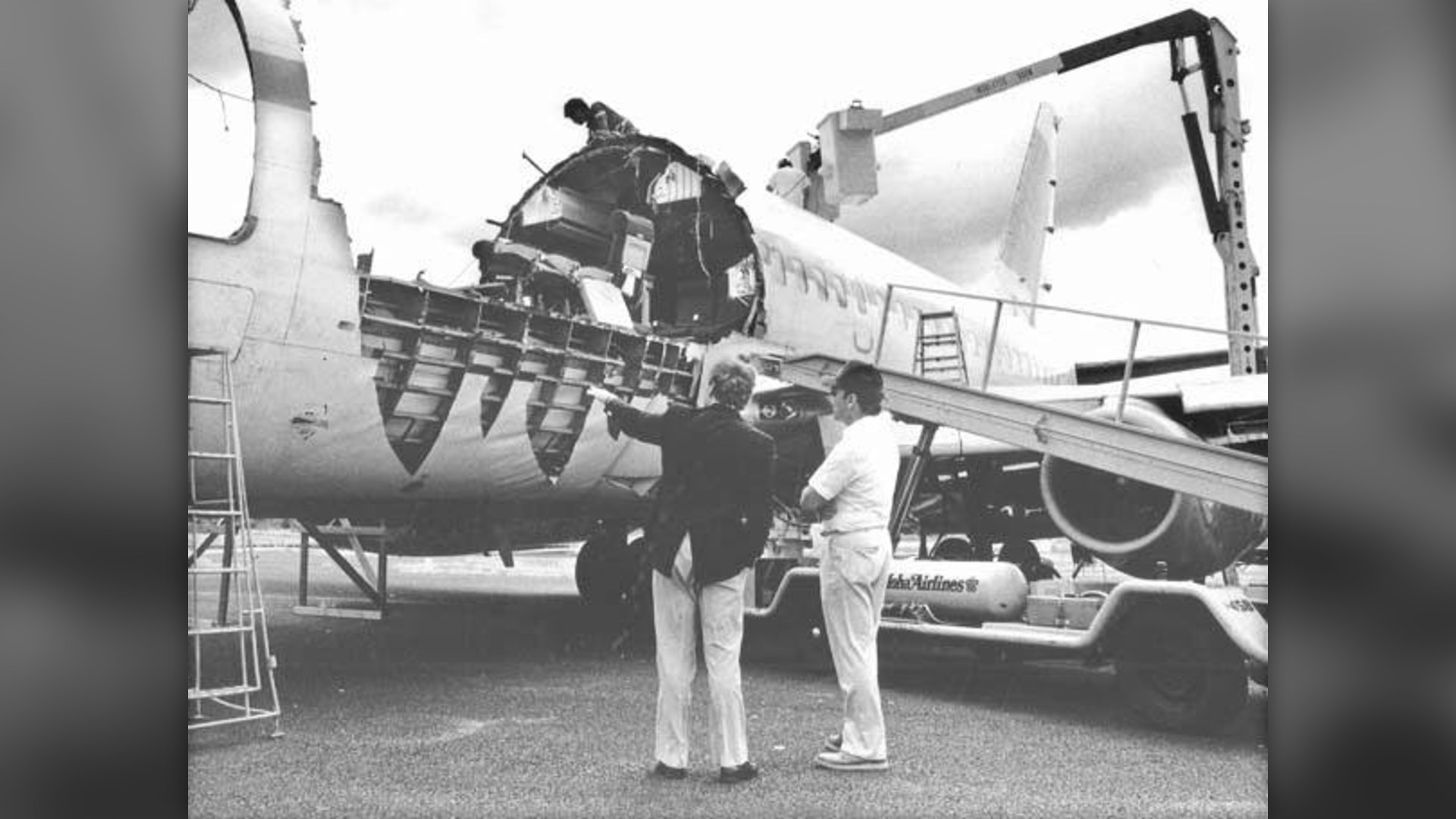 6. The De Havilland Comet Square Windows