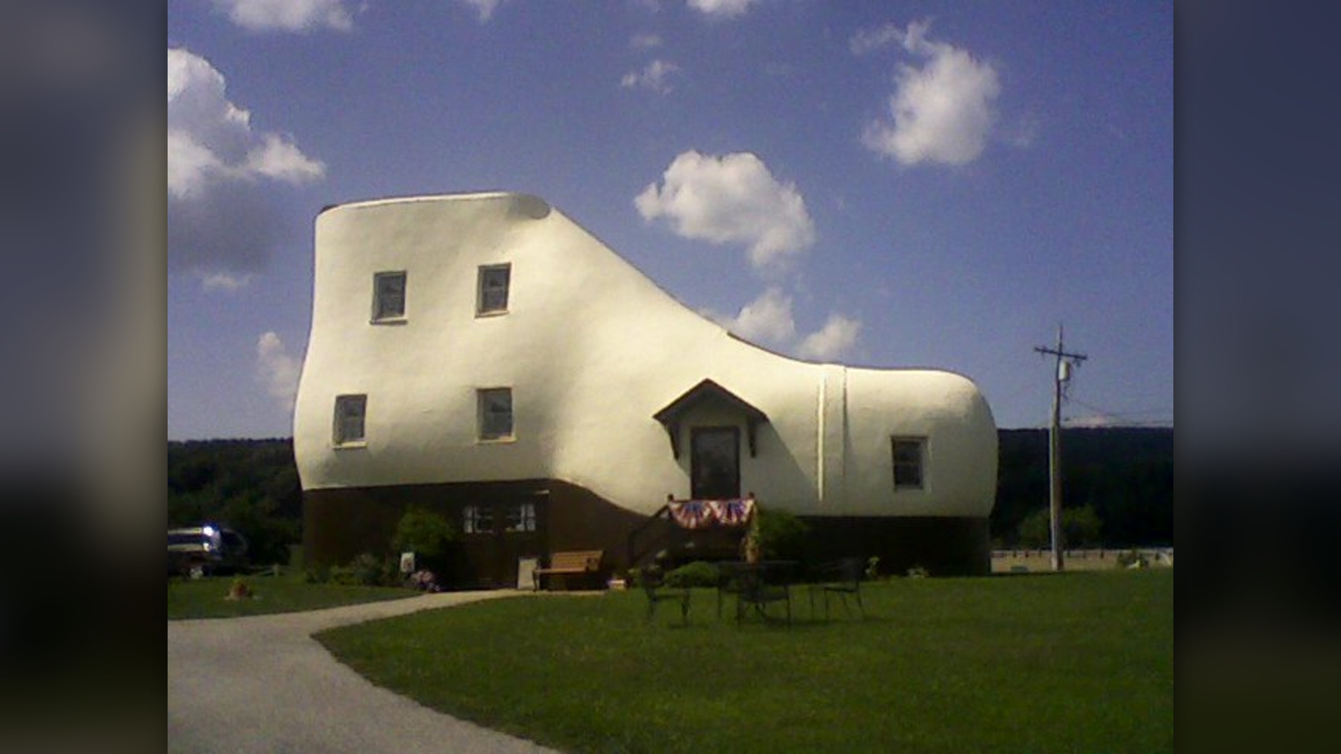 5. Haines Shoe House (1948)