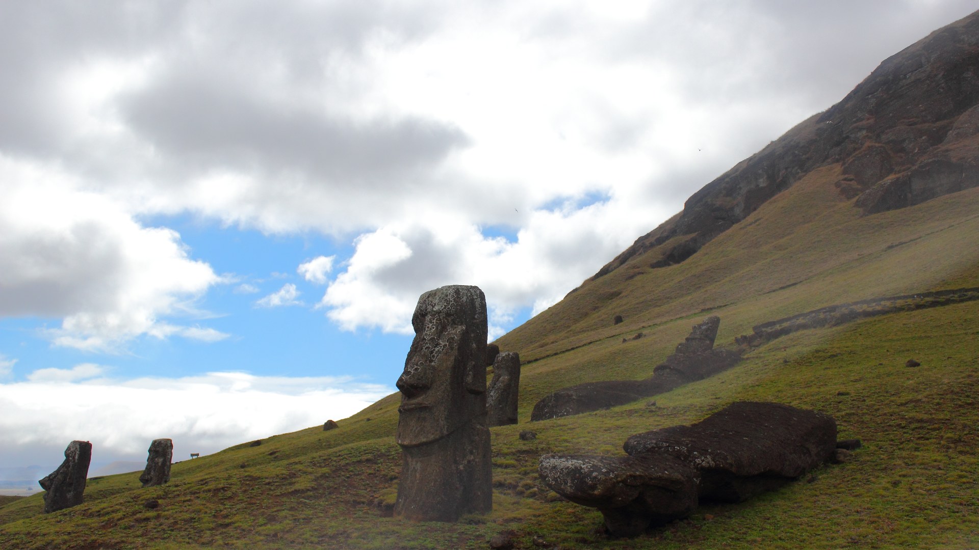 10. The Moai Of Easter Island (1722)