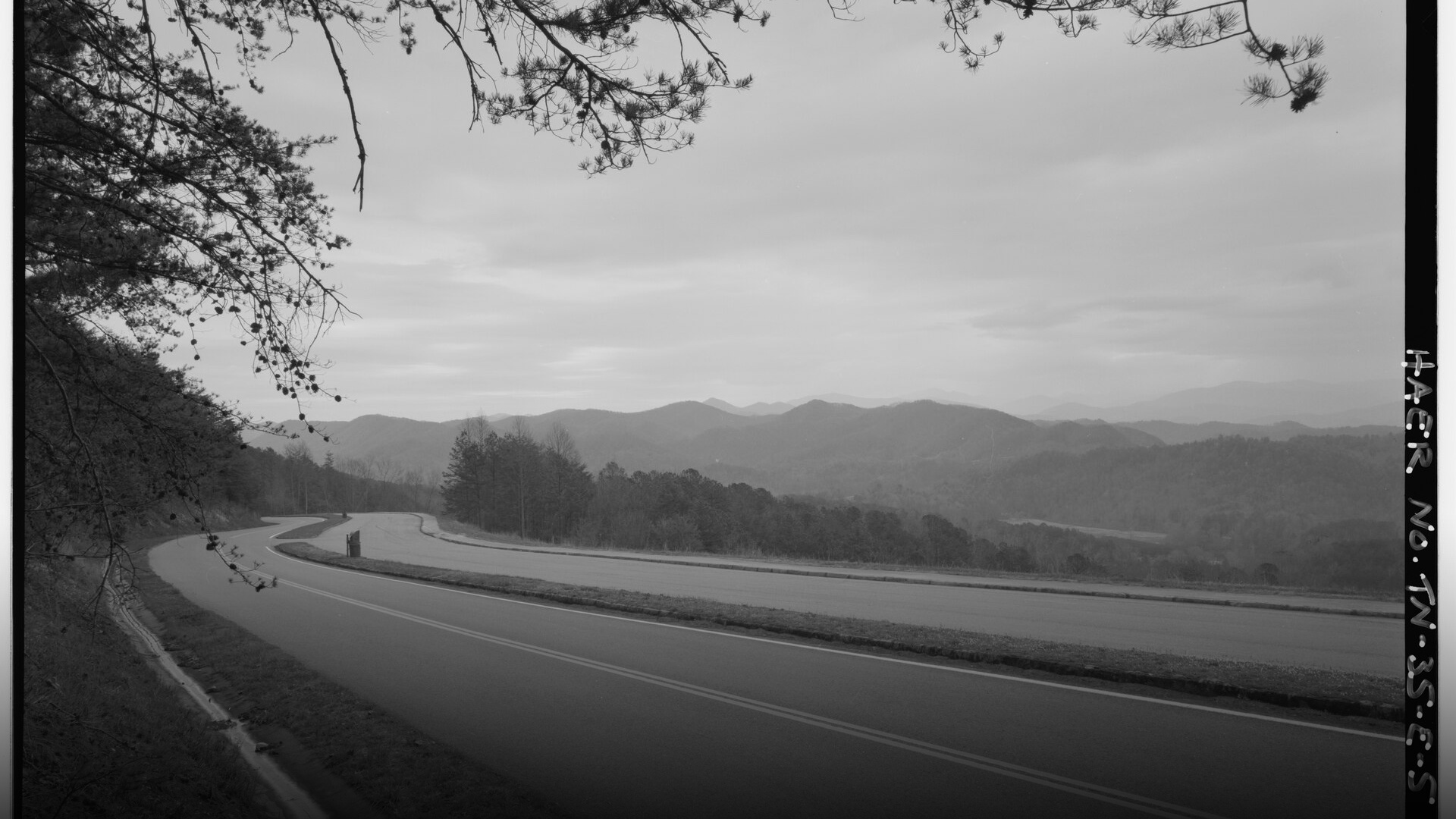 Scenic view of Tennessee representing retirement affordability.
