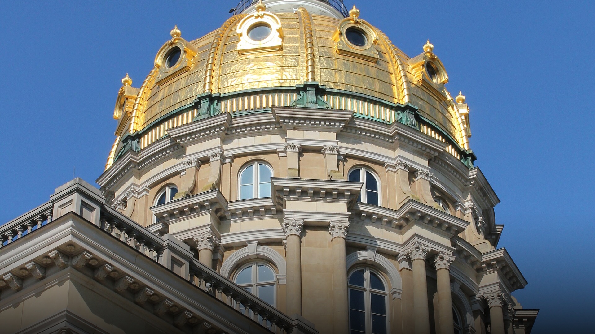 Scenic view of Iowa representing retirement affordability.