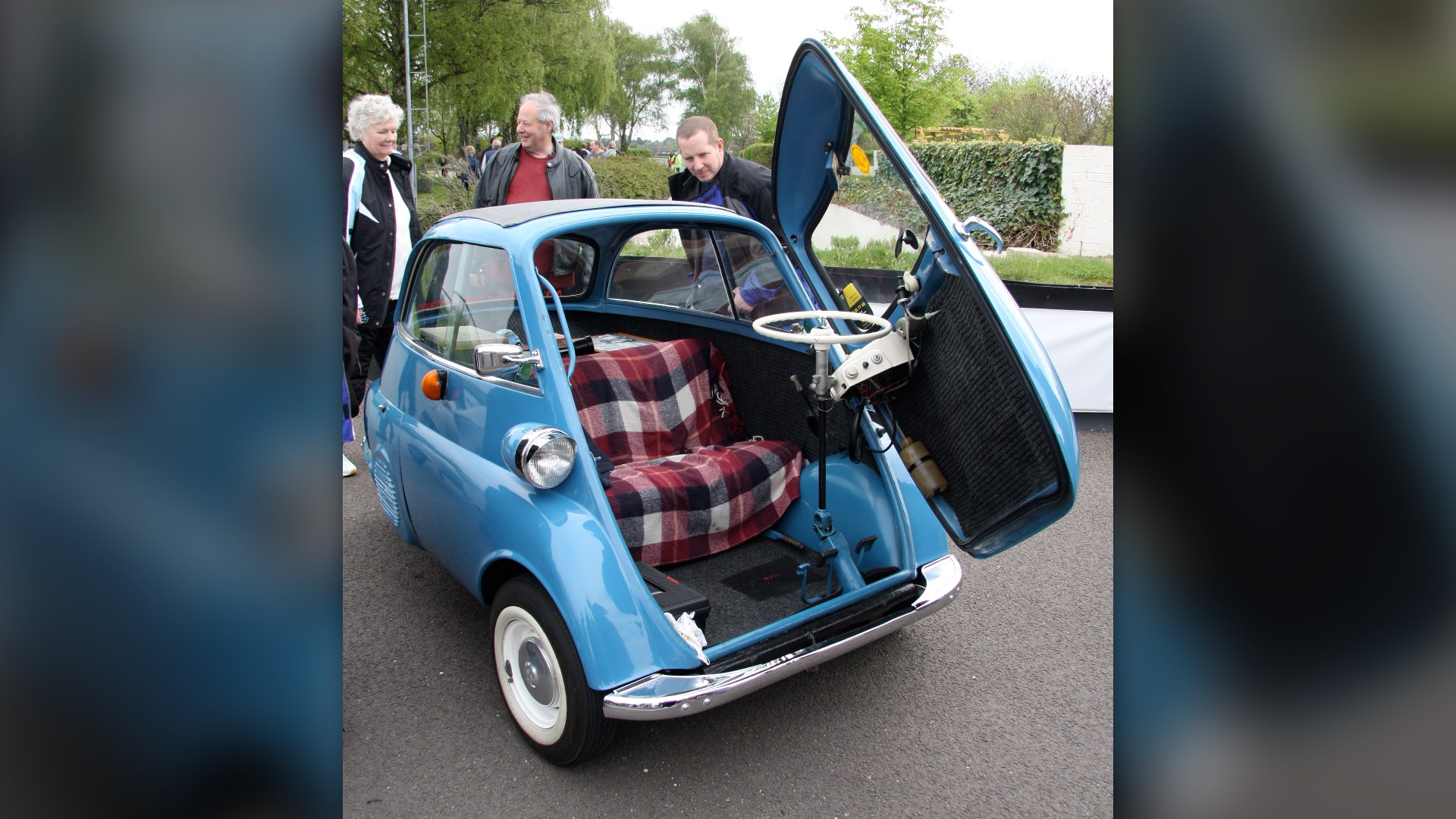 6. BMW Isetta 300