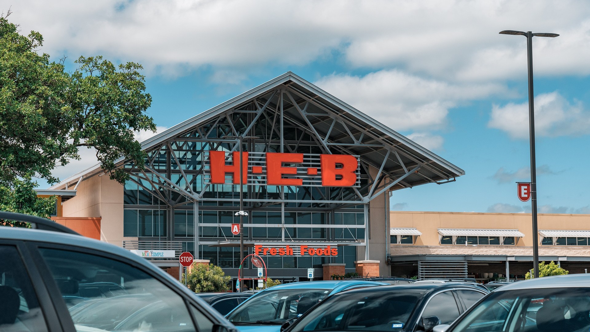 H-E-B grocery store exterior in Round Rock, Texas, representing the beloved regional Texas supermarket chain at #7.