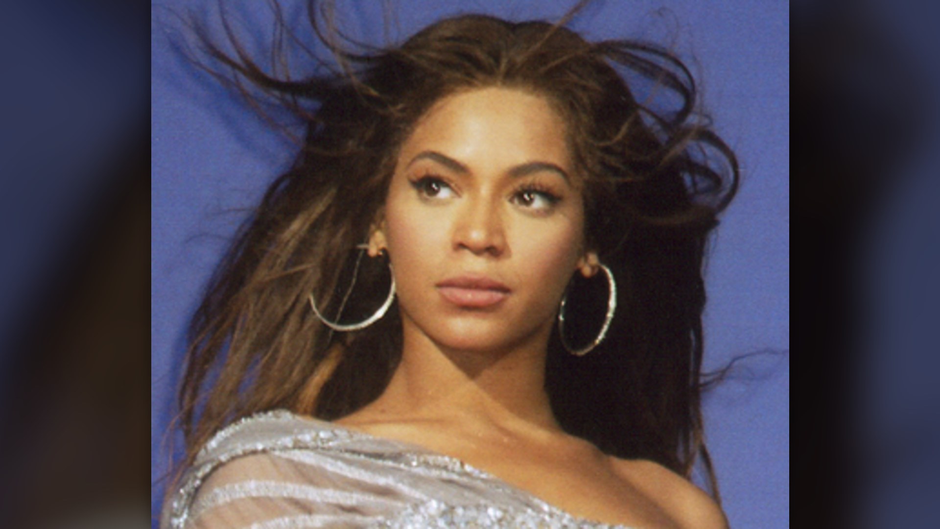 Beyoncé performing live on stage during The Beyoncé Experience