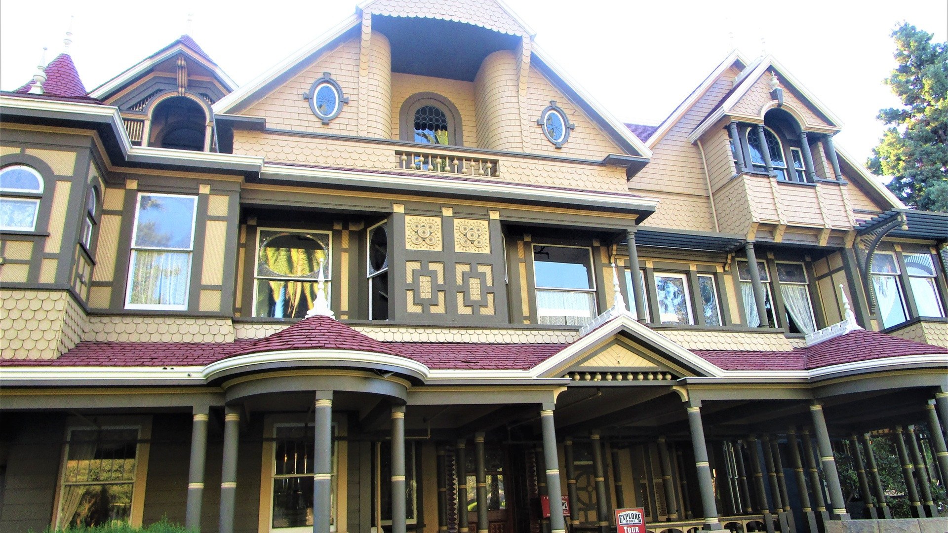1. Winchester Mystery House (1886)