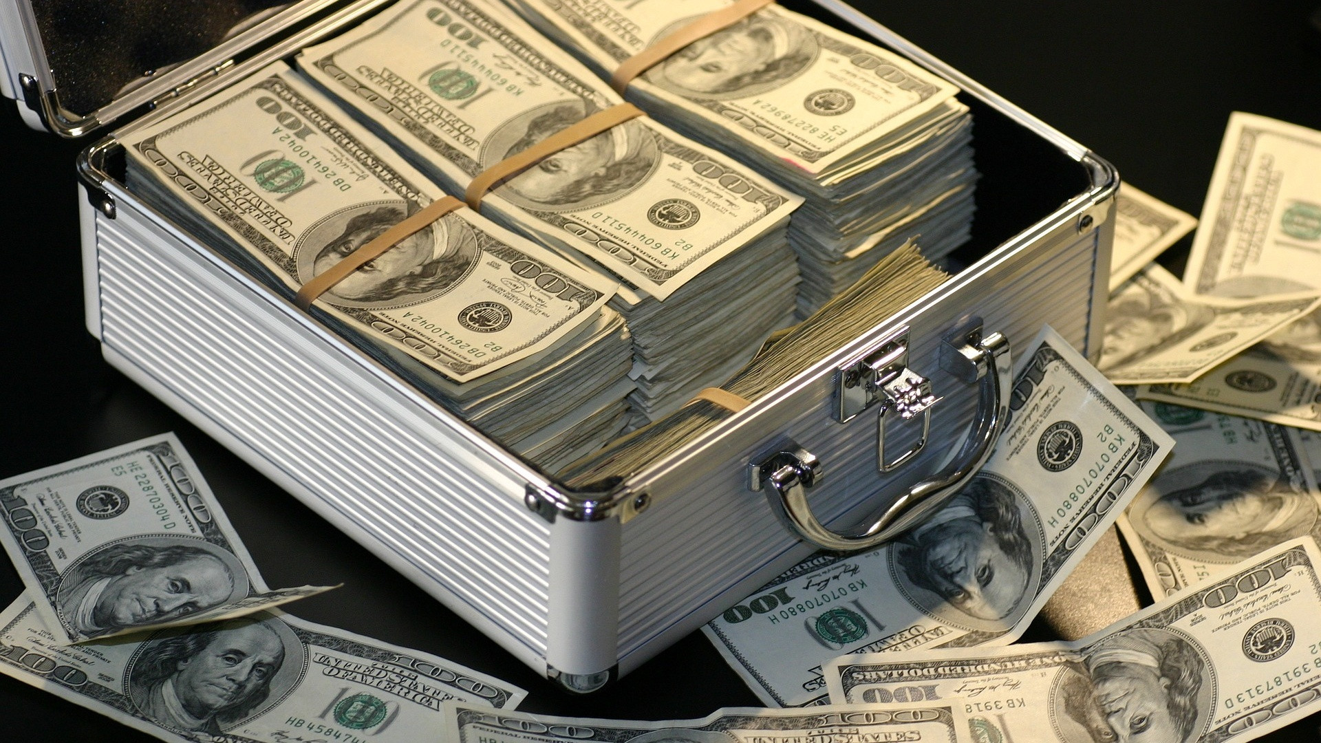What Happens When the Fed Hikes Rates