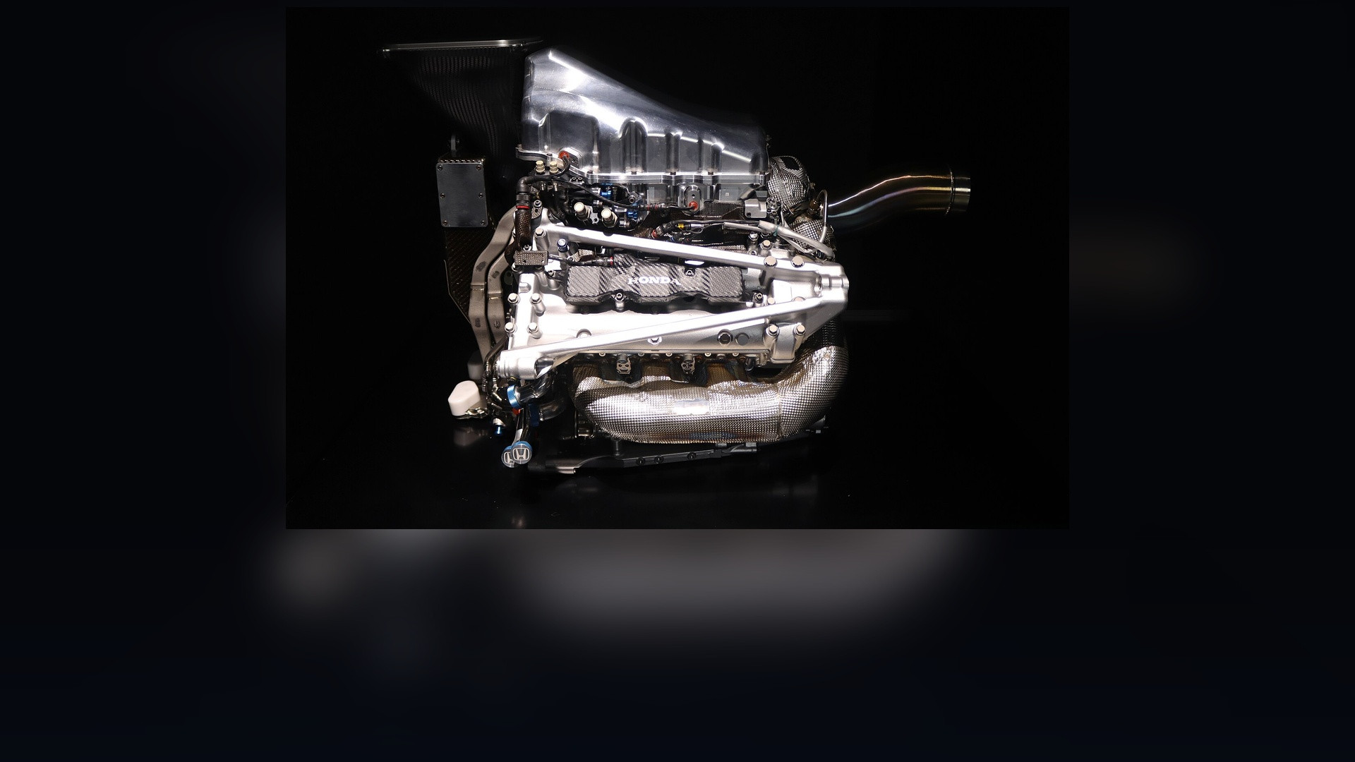 Honda RA615H 1.6L turbocharged V6 hybrid Formula One power unit on exhibition.