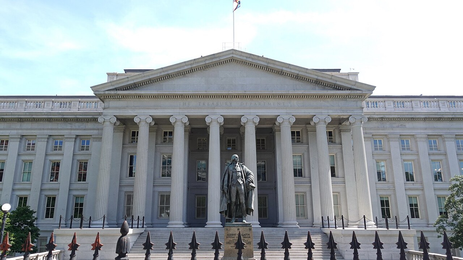 Economic photograph illustrating 7. The Flight to Sovereign Debt Havens.