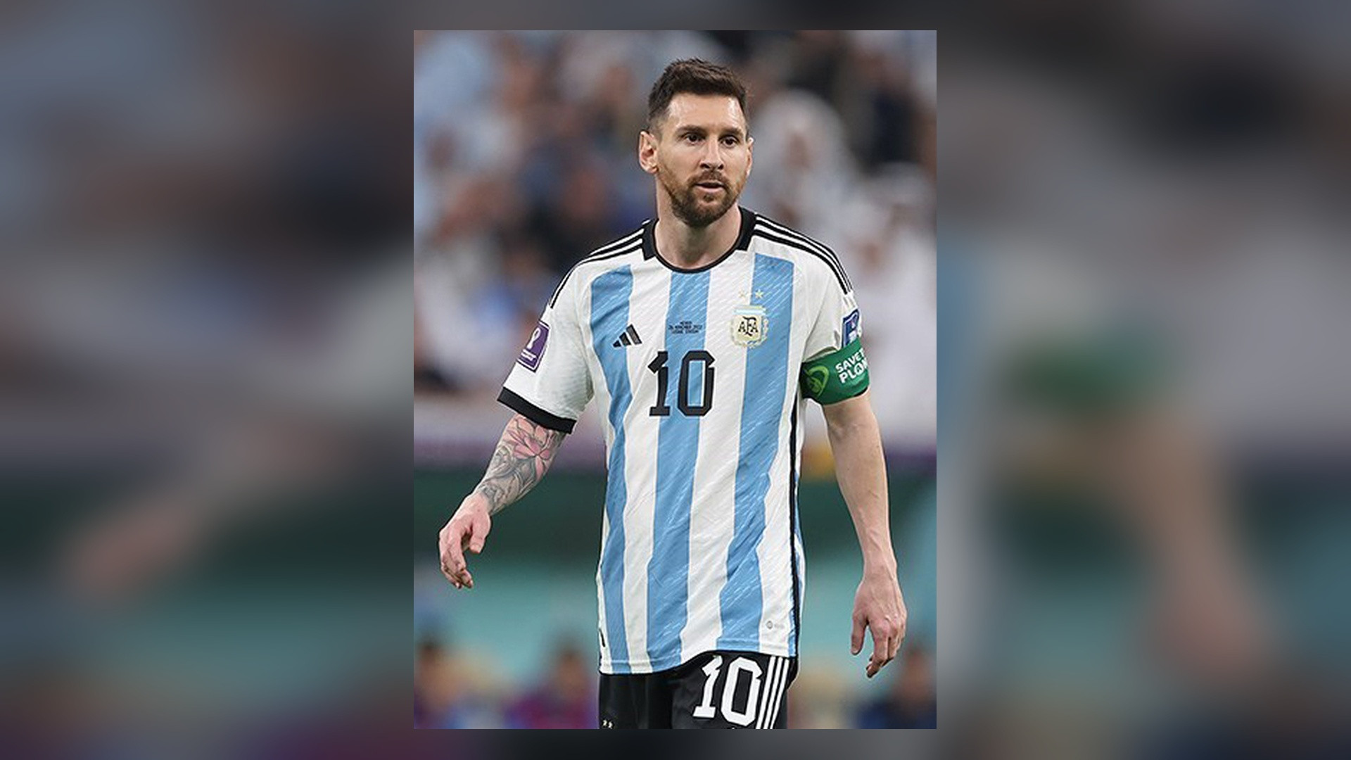 Lionel Messi in the Argentina national team kit.
