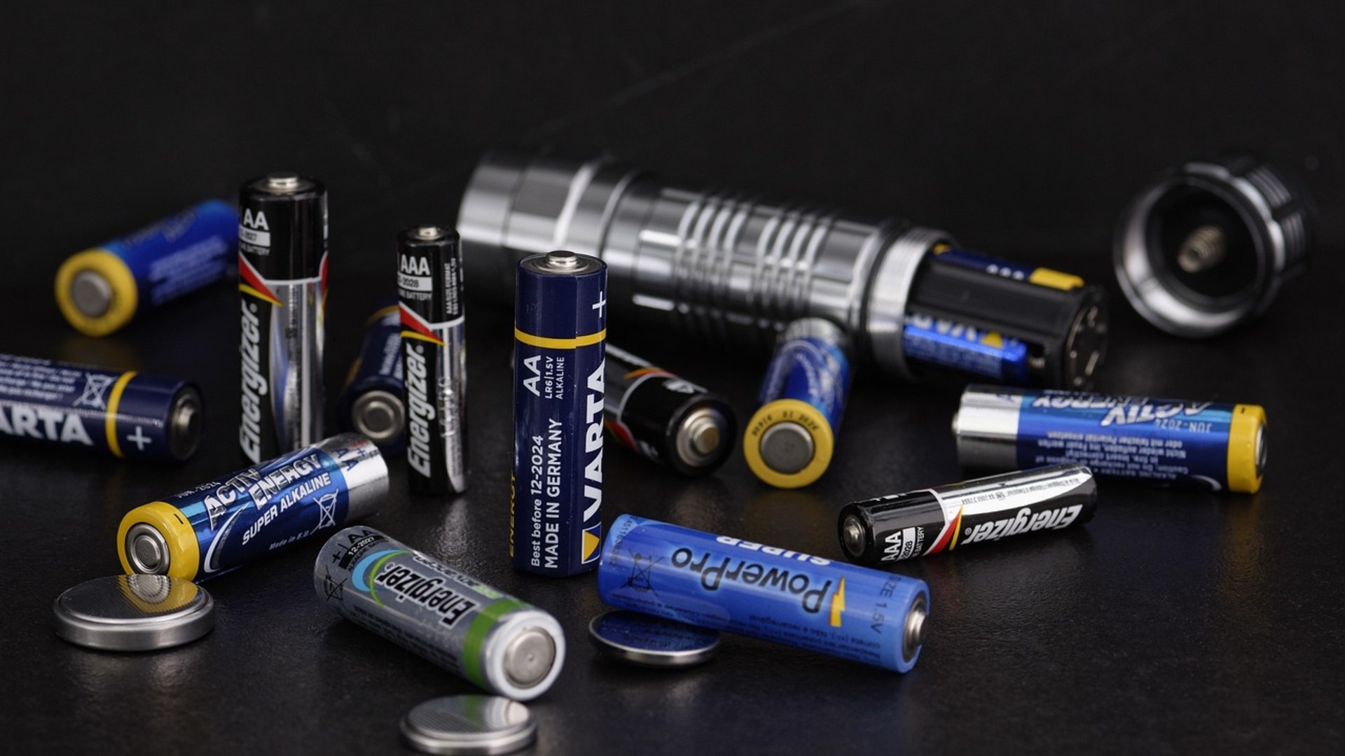 #3 Testing Flashlights & Emergency Batteries