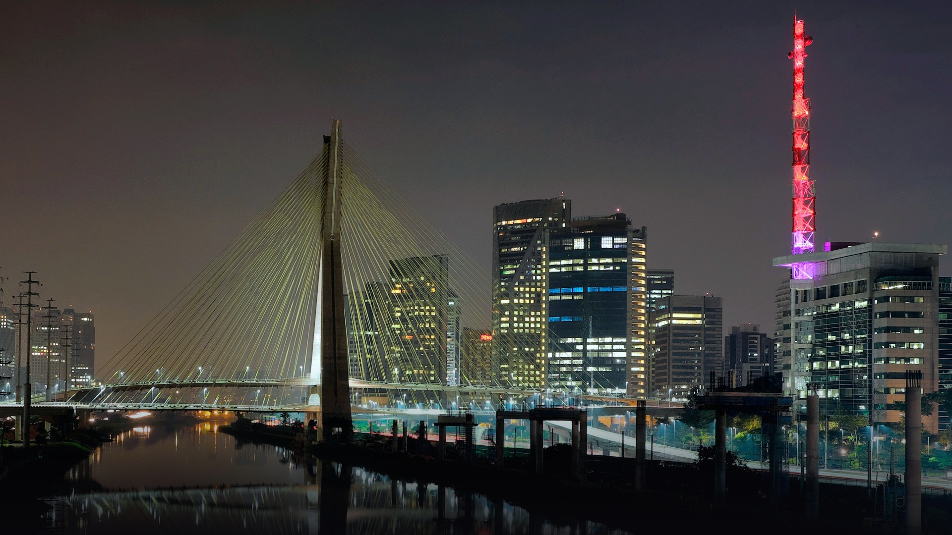 Octavio Frias de Oliveira cable-stayed bridge and business skyscrapers in São Paulo, Brazil.