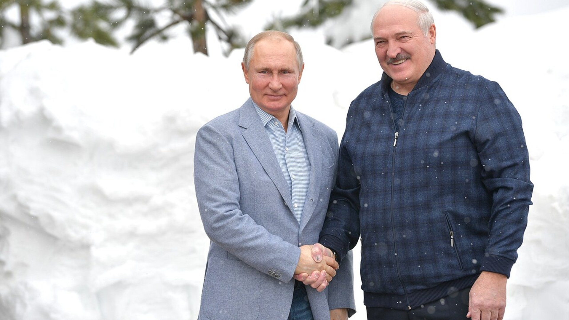 3. The Infamous Six-Meter Kremlin Table